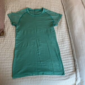 Lululemon swiftly top